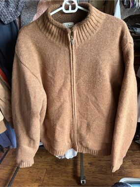 LL Bean 100% Lambswool Knit Men's Sweater Size L Reg Light Brown